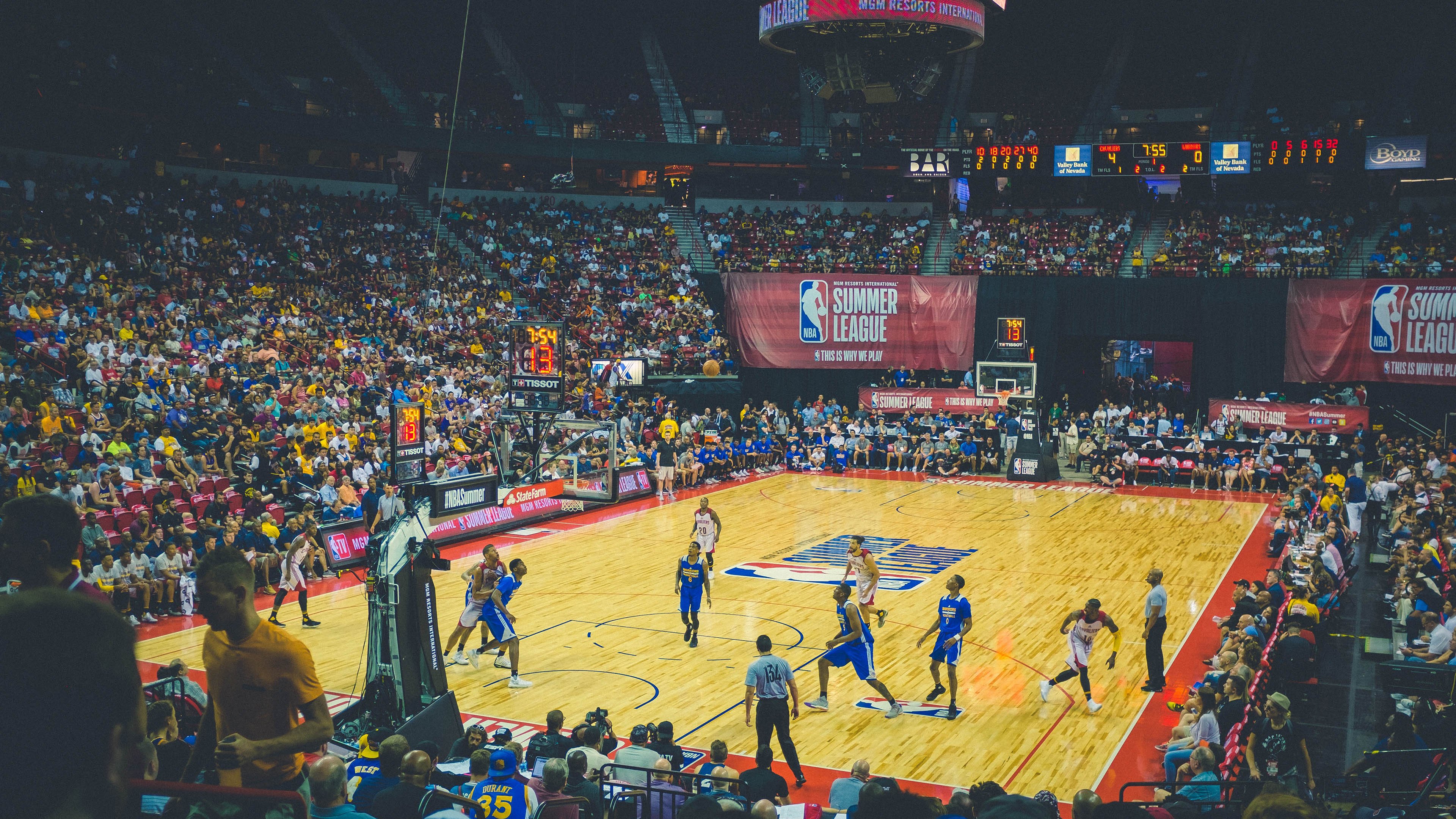 融合舞蹈与篮球:青少年“动感节拍”比赛在南京精彩呈现,青少年篮球舞蹈表演